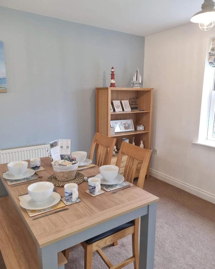 Sea Air At The Bay Filey, Sleeps 4, 2 Dogs Welcome For Free Too