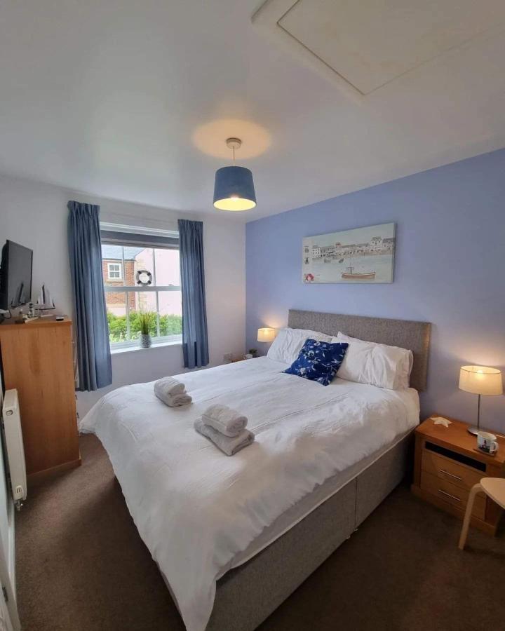 Sea Air At The Bay Filey, Sleeps 4, 2 Dogs Welcome For Free Too Holiday home *