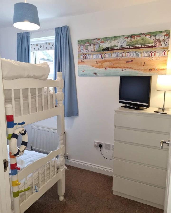 Sea Air At The Bay Filey, Sleeps 4, 2 Dogs Welcome For Free Too